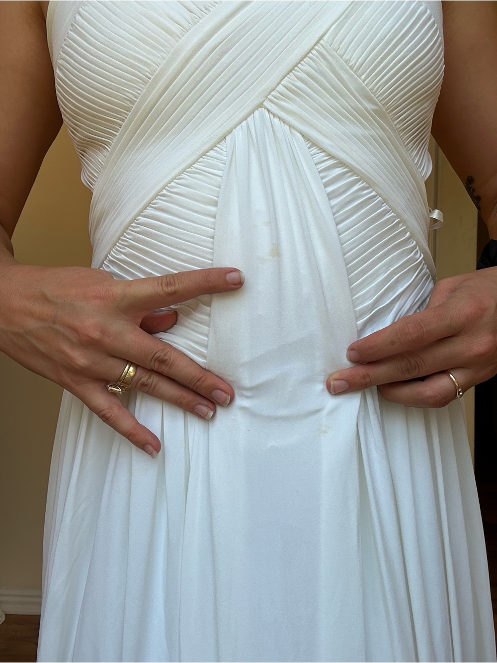 White backless dress - Picture 11 of 12